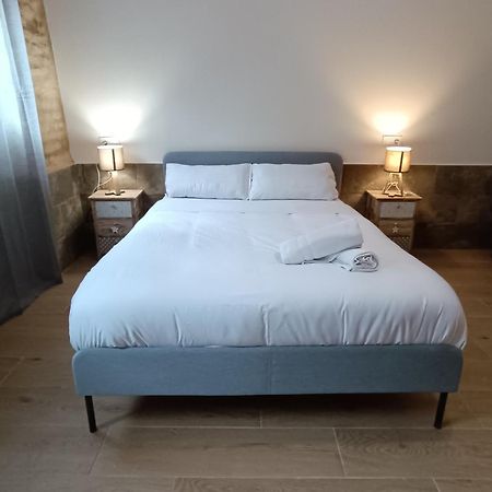 Almona Puente De Barcas - Kainga Homes Sevilla Kültér fotó