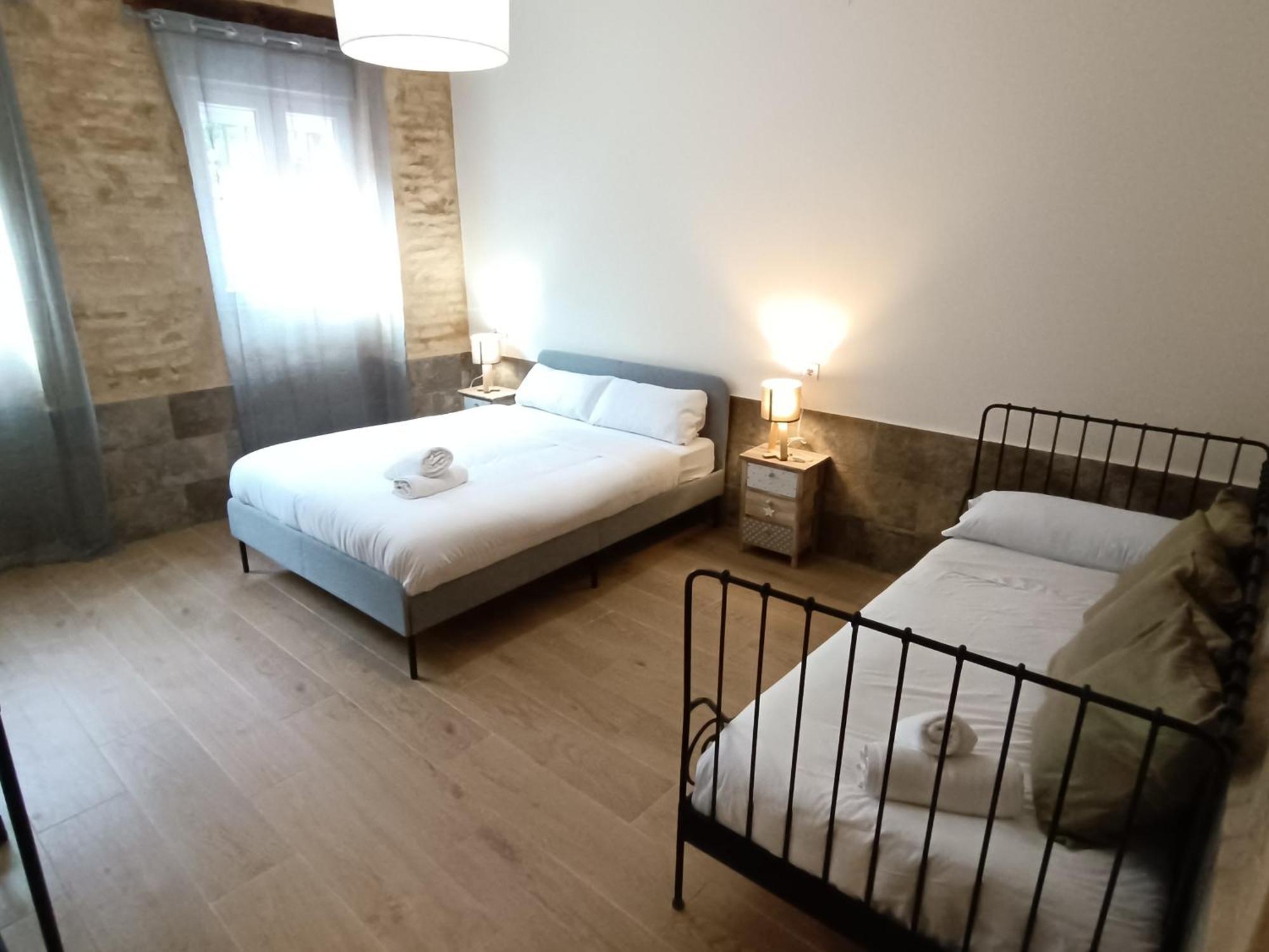 Almona Puente De Barcas - Kainga Homes Sevilla Kültér fotó